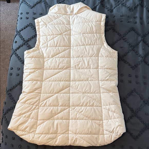 Women’s Columbia Vest - Picture 2 of 4